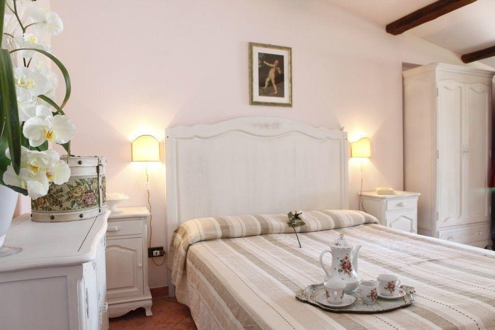 Il Poggio Dei Pettirossi Hotel Bevagna Exterior foto