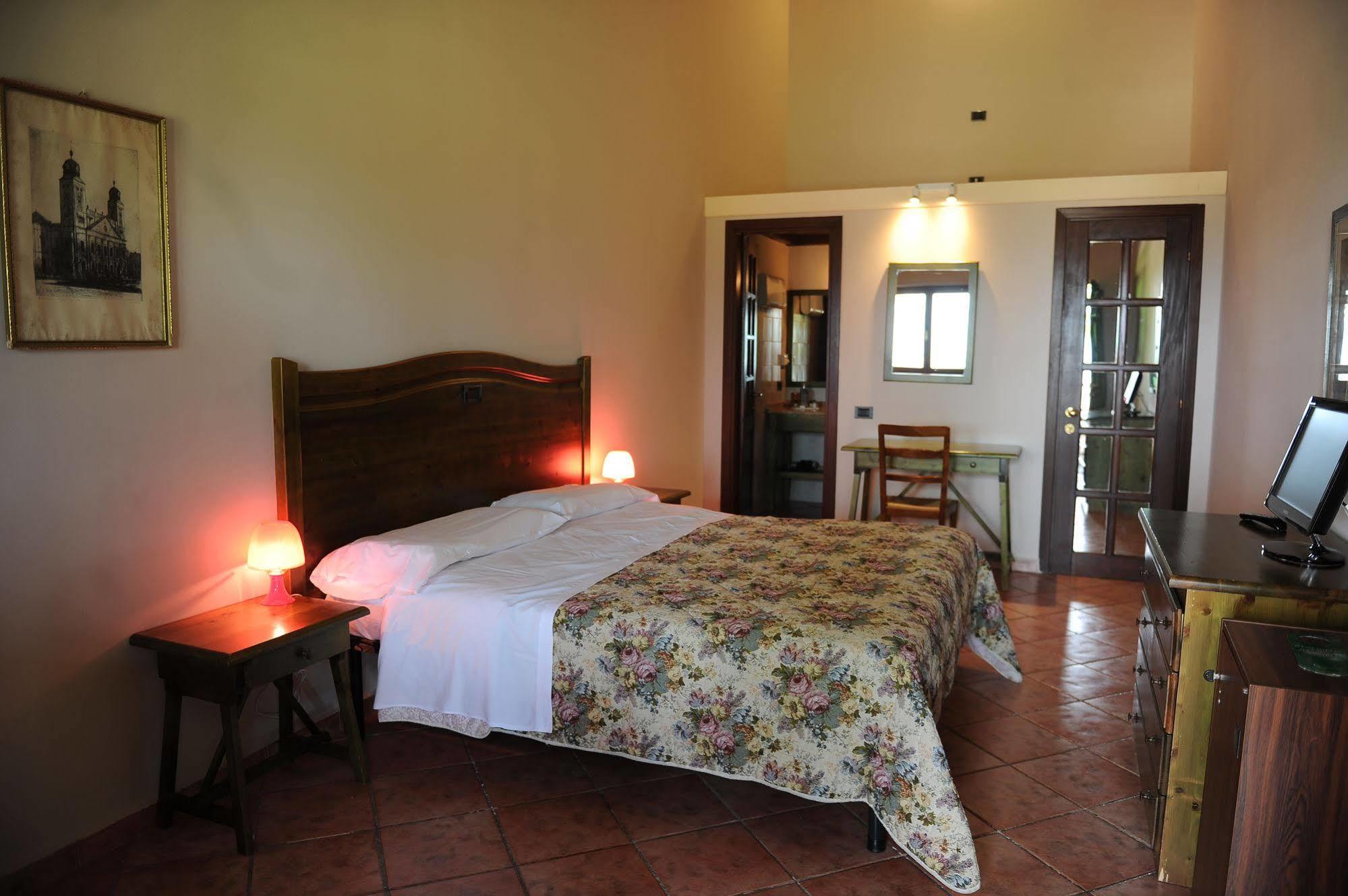 Il Poggio Dei Pettirossi Hotel Bevagna Exterior foto
